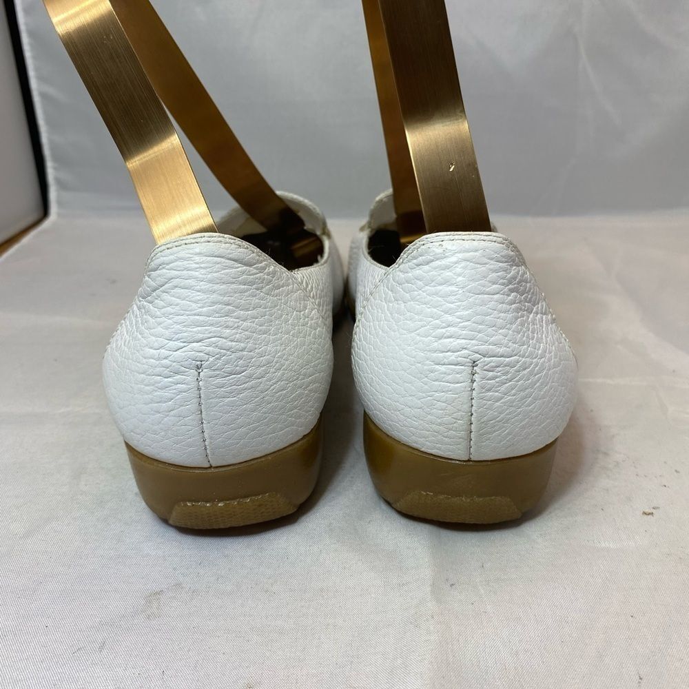 BareTraps White Moccasin Loafer Pillow Cushion Insole Leather Shoe Women’s 7M - Picture 2 of 6